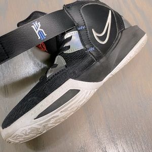 GUC Nike Kyrie Infinity Basketball Shoes Sneakers Youth Size 1